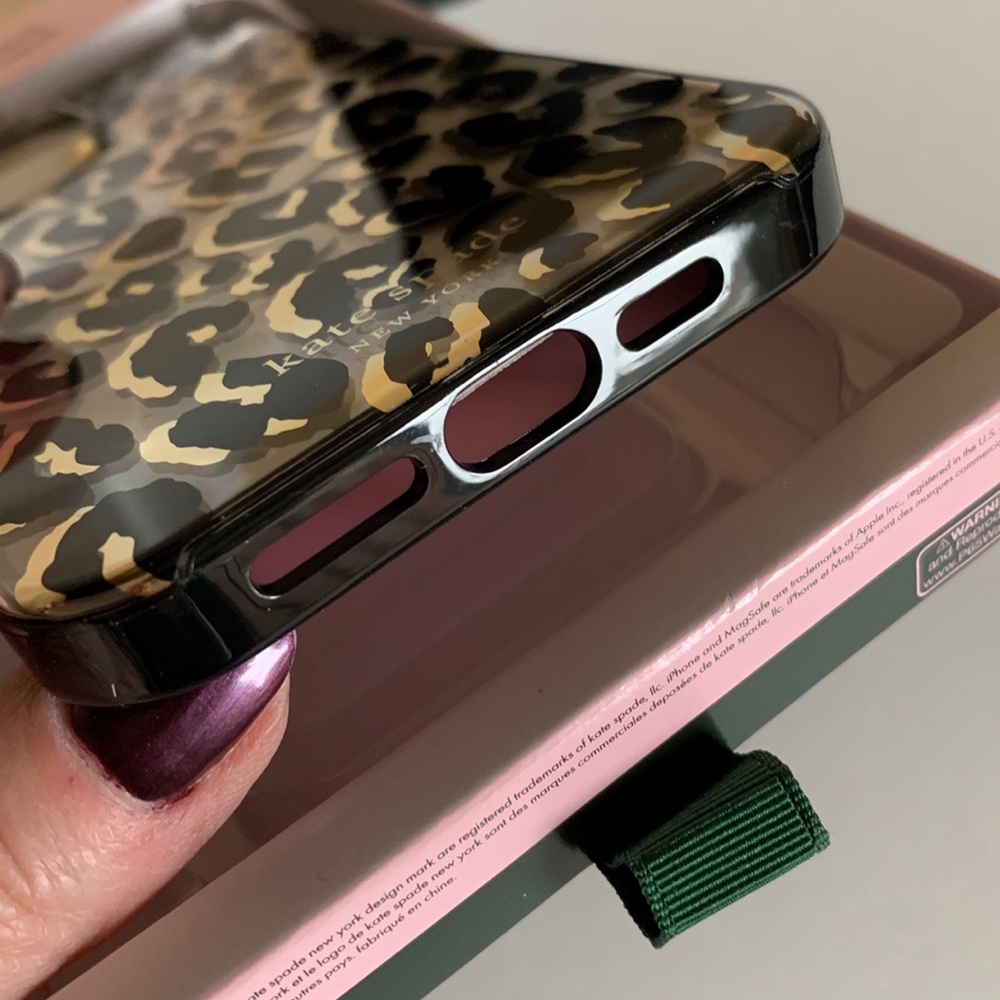 Kate Spade  Protective Hardshell Magsafe Case for iPhone 14 Pro Max - Leopard - Picture 5 of 7
